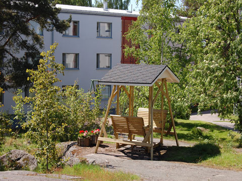 As Oy Mellunhirvi, Uotinm�entie 9, kes�inen pihakuva